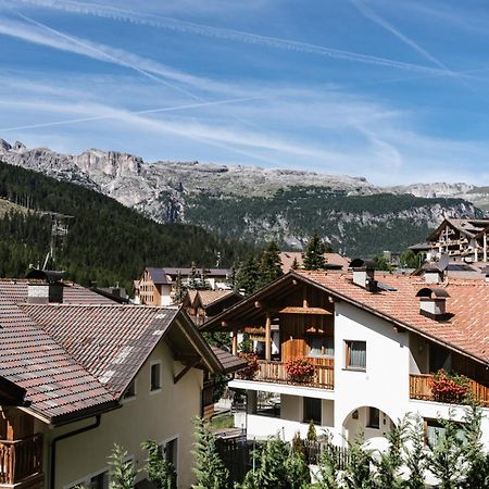 Apartments Da La Vedla Flats San Cassiano  Eksteriør bilde