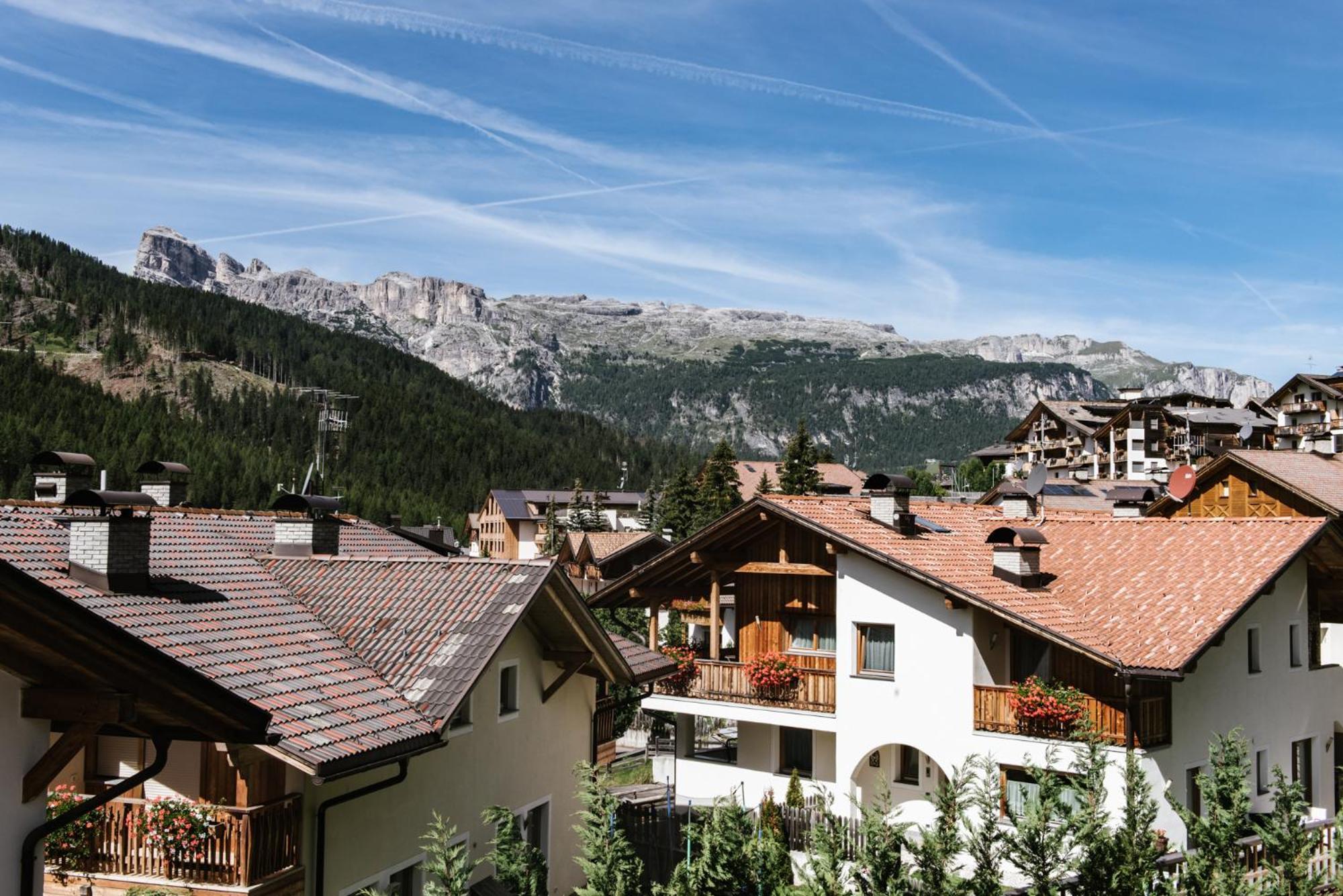 Apartments Da La Vedla Flats San Cassiano  Eksteriør bilde
